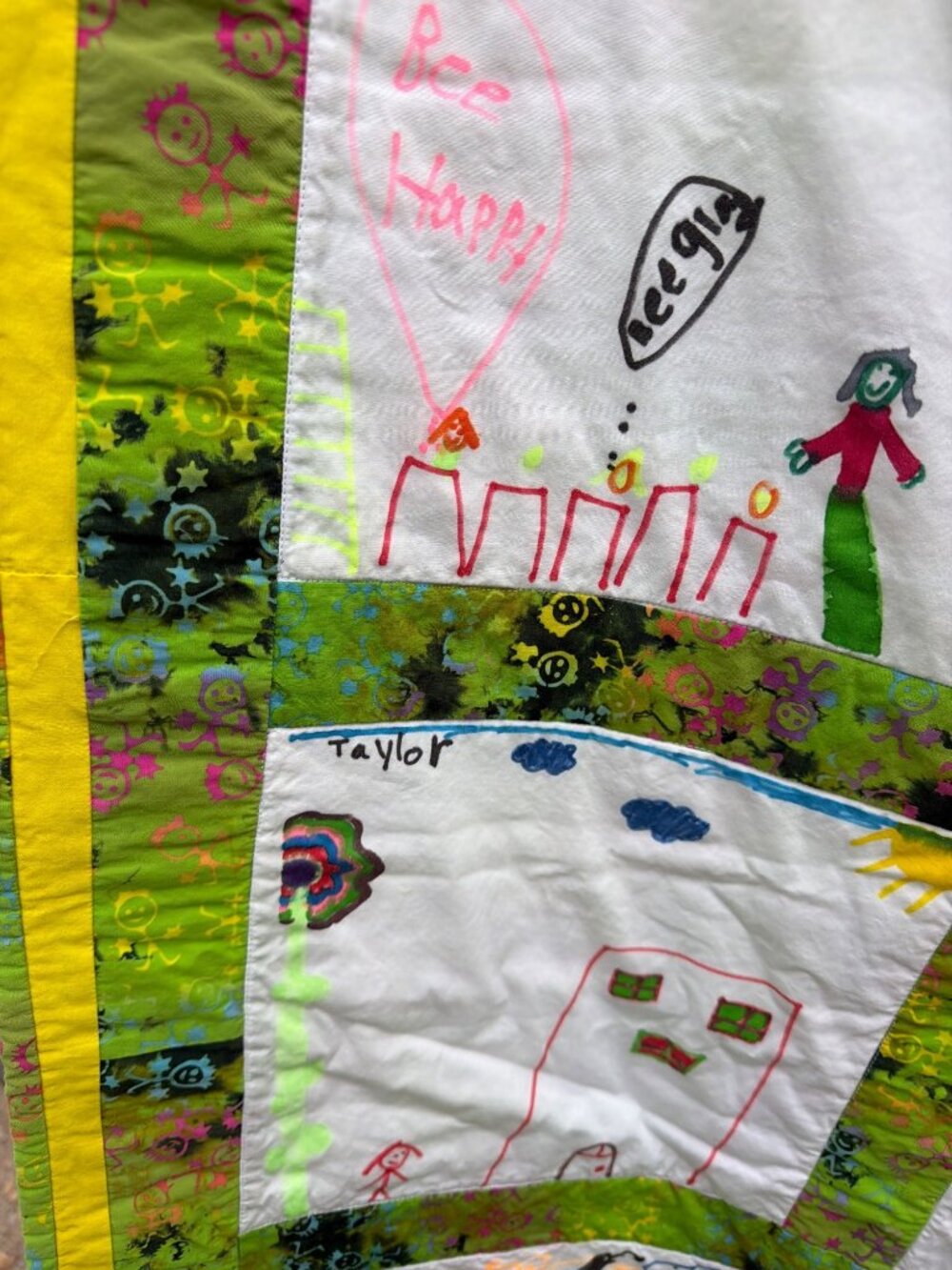 2002 Gregory Heights Elementary Burien WA 1st Grade Memory Throw Quilt 59 x 58 - Picture 11 of 13